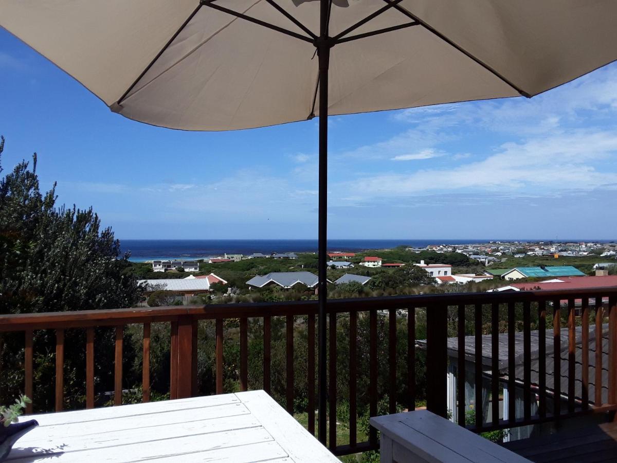 Hotel The Trailhouse Bettyʼs Bay Esterno foto