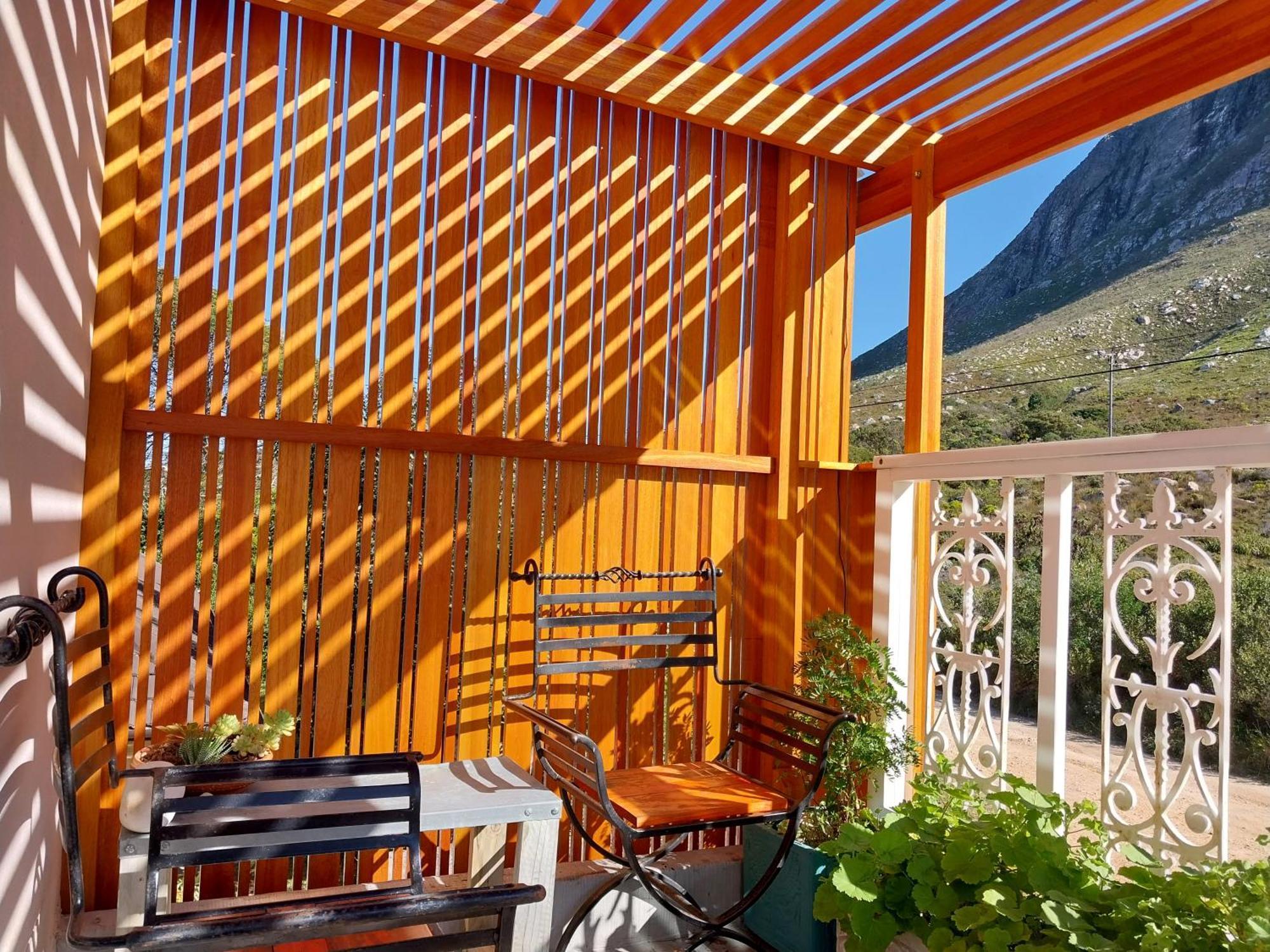 Hotel The Trailhouse Bettyʼs Bay Esterno foto