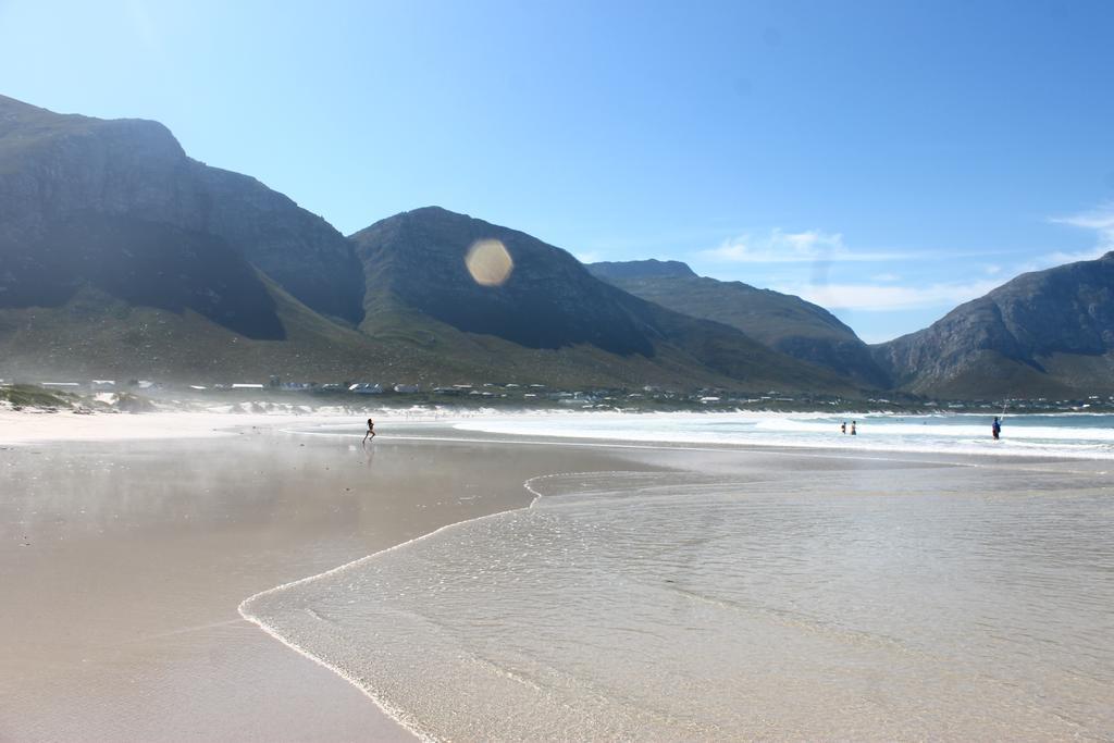 Hotel The Trailhouse Bettyʼs Bay Esterno foto
